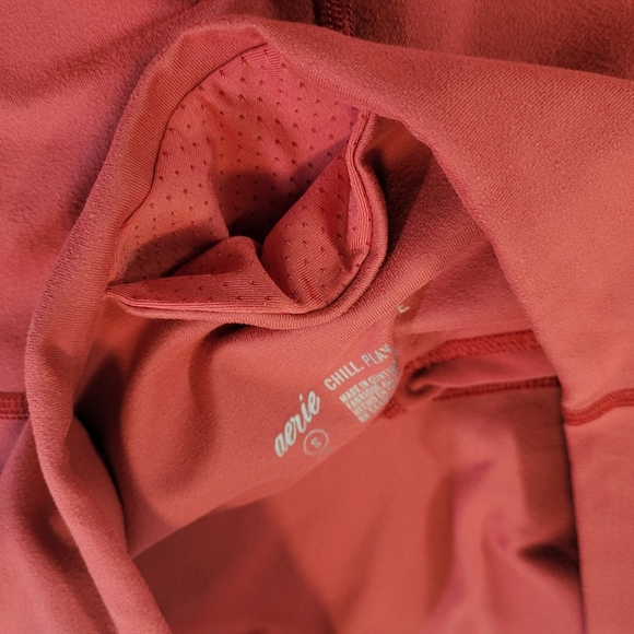 AERIE Mid-Rise Leggings Chill. PLAY. Move. - Picture 5 of 5